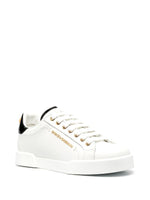 Dolce & Gabbana
logo-embellished low-top sneakers