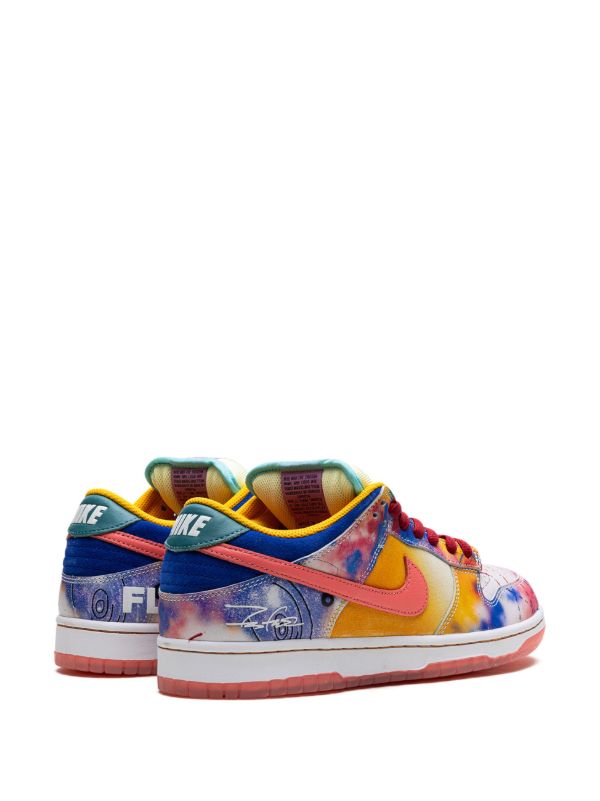 Dunk Low SB "Friends & Family - Futura Laboratories - Sunblush" sneakers