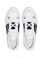VL7N low-top leather sneakers